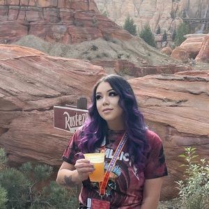 Meet your Posher, Yesenia